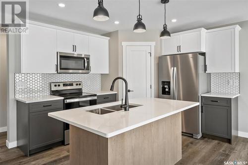 274 Fortosky Crescent, Saskatoon, SK - Indoor Photo Showing Kitchen With Stainless Steel Kitchen With Double Sink With Upgraded Kitchen