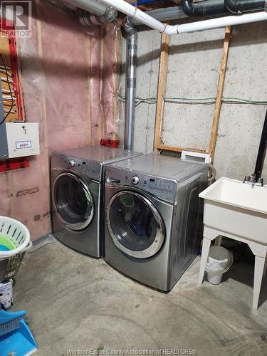 11833 Rockland, Windsor, ON - Indoor Photo Showing Laundry Room