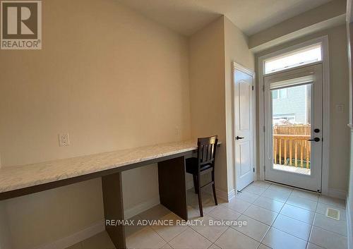 8647 Pawpaw Lane, Niagara Falls, ON - Indoor Photo Showing Other Room