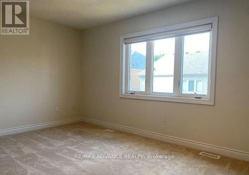 8647 Pawpaw Lane, Niagara Falls, ON - Indoor Photo Showing Other Room