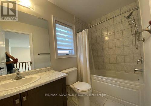 8647 Pawpaw Lane, Niagara Falls, ON - Indoor Photo Showing Bathroom