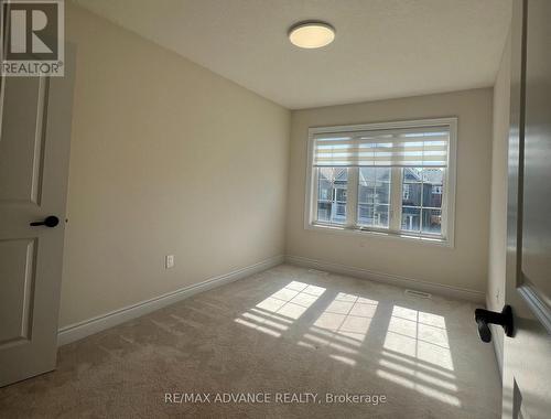 8647 Pawpaw Lane, Niagara Falls, ON - Indoor Photo Showing Other Room