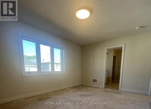 8647 Pawpaw Lane, Niagara Falls, ON - Indoor Photo Showing Other Room