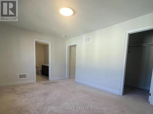 8647 Pawpaw Lane, Niagara Falls, ON - Indoor Photo Showing Other Room