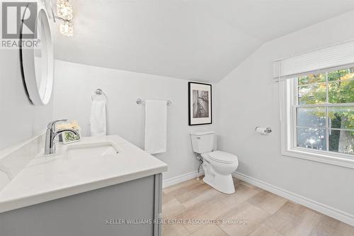 19 Badenoch Street, Puslinch, ON - Indoor Photo Showing Bathroom