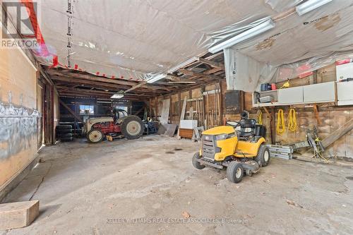 19 Badenoch Street, Puslinch, ON - Indoor Photo Showing Garage