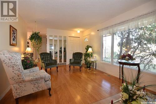 319 4Th Street N, Nipawin, SK - Indoor Photo Showing Living Room