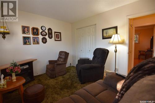 319 4Th Street N, Nipawin, SK - Indoor