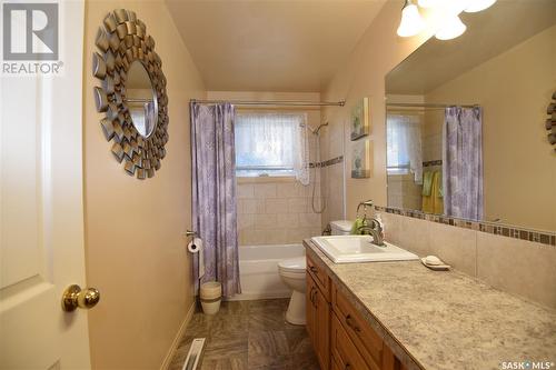 319 4Th Street N, Nipawin, SK - Indoor Photo Showing Bathroom