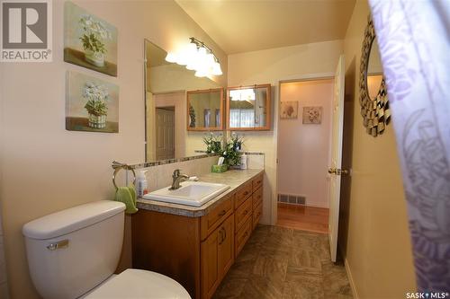 319 4Th Street N, Nipawin, SK - Indoor Photo Showing Bathroom