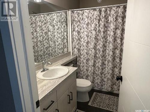 345 Bassett Road, Martensville, SK - Indoor Photo Showing Bathroom