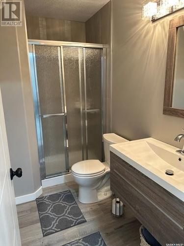 345 Bassett Road, Martensville, SK - Indoor Photo Showing Bathroom