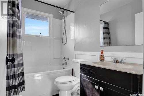 59 Laird Street, Regina, SK - Indoor Photo Showing Bathroom