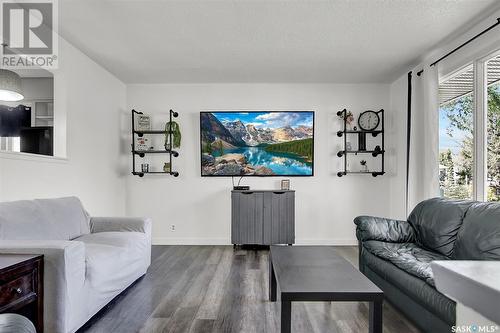 59 Laird Street, Regina, SK - Indoor Photo Showing Living Room