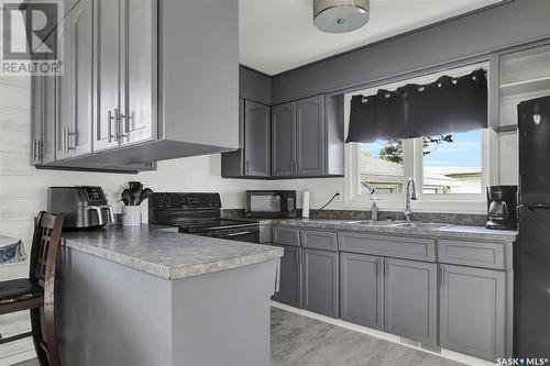 59 Laird Street, Regina, SK - Indoor Photo Showing Kitchen