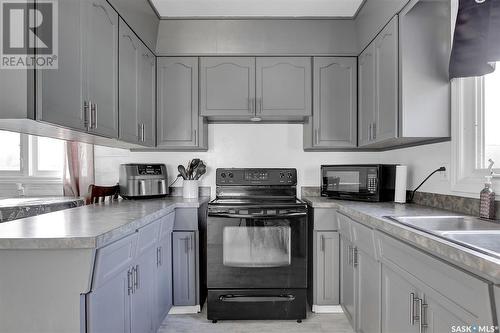 59 Laird Street, Regina, SK - Indoor Photo Showing Kitchen