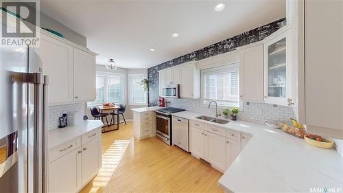 3360 Windsor Park Crescent, Regina, SK - Indoor Photo Showing Kitchen With Double Sink With Upgraded Kitchen