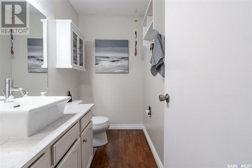 5823 Keffner Bay, Regina, SK - Indoor Photo Showing Bathroom