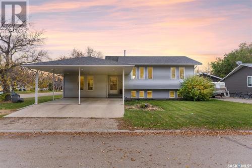 204 3Rd Street E, Watrous, SK - Outdoor With Deck Patio Veranda