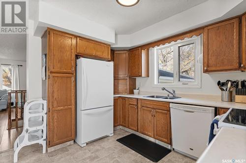 204 3Rd Street E, Watrous, SK - Indoor Photo Showing Kitchen With Double Sink