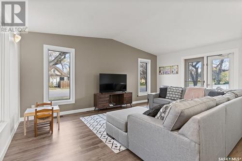 204 3Rd Street E, Watrous, SK - Indoor Photo Showing Living Room