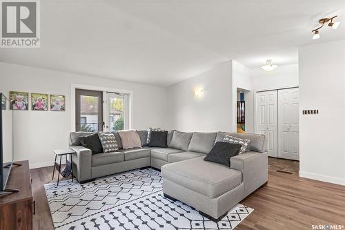 204 3Rd Street E, Watrous, SK - Indoor Photo Showing Living Room