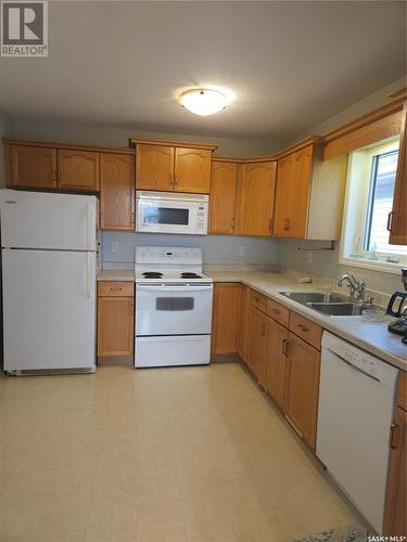 250 Mount Royal Place, Regina, SK - Indoor Photo Showing Kitchen With Double Sink