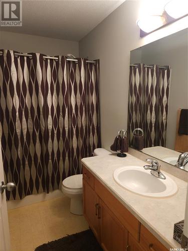 250 Mount Royal Place, Regina, SK - Indoor Photo Showing Bathroom