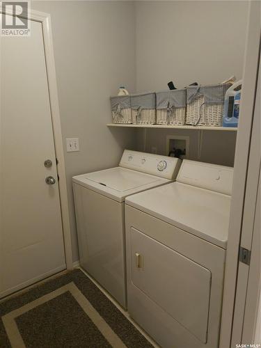 250 Mount Royal Place, Regina, SK - Indoor Photo Showing Laundry Room