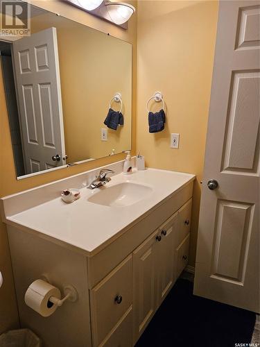 250 Mount Royal Place, Regina, SK - Indoor Photo Showing Bathroom