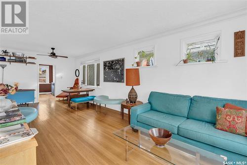 2229 Winnipeg Street, Regina, SK - Indoor Photo Showing Living Room