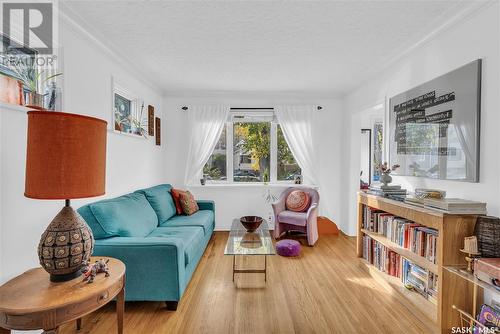 2229 Winnipeg Street, Regina, SK - Indoor Photo Showing Living Room