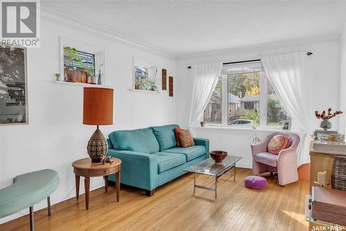 2229 Winnipeg Street, Regina, SK - Indoor Photo Showing Living Room