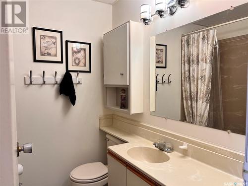 405 3Rd Street E, Wynyard, SK - Indoor Photo Showing Bathroom