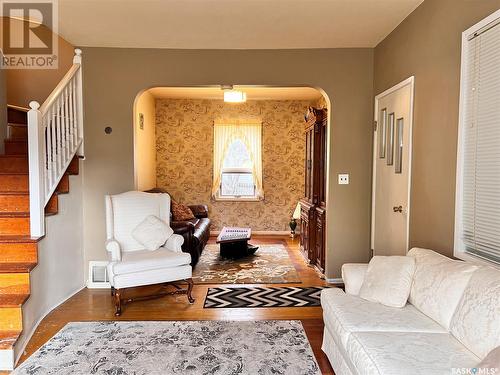 405 3Rd Street E, Wynyard, SK - Indoor Photo Showing Living Room