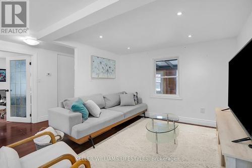 142 Hale Street, London, ON - Indoor Photo Showing Living Room