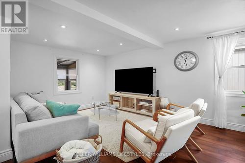 142 Hale Street, London, ON - Indoor Photo Showing Living Room