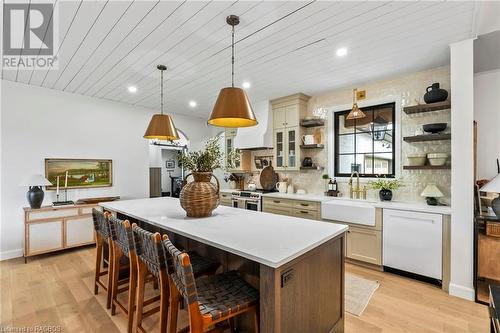 63 Regency Drive, Clifford, ON - Indoor Photo Showing Other Room