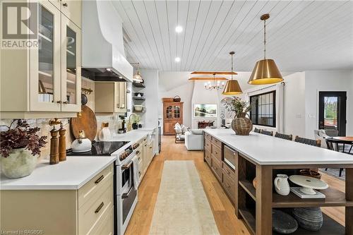 63 Regency Drive, Clifford, ON - Indoor Photo Showing Kitchen With Upgraded Kitchen