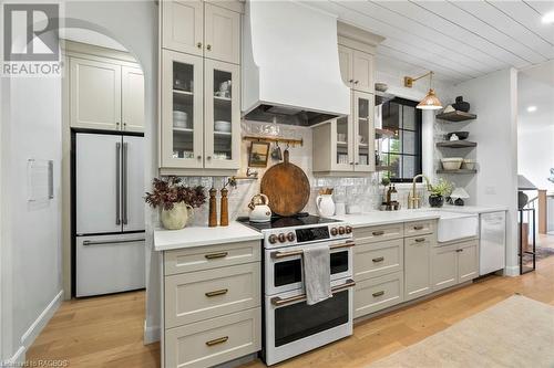 63 Regency Drive, Clifford, ON - Indoor Photo Showing Kitchen With Upgraded Kitchen