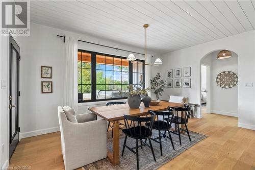 63 Regency Drive, Clifford, ON - Indoor Photo Showing Dining Room