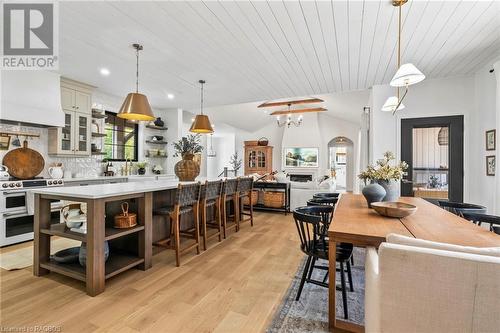 63 Regency Drive, Clifford, ON - Indoor Photo Showing Dining Room