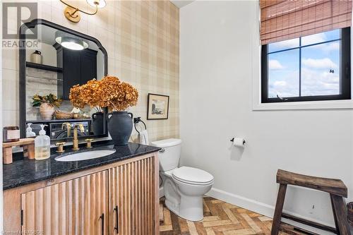 63 Regency Drive, Clifford, ON - Indoor Photo Showing Bathroom