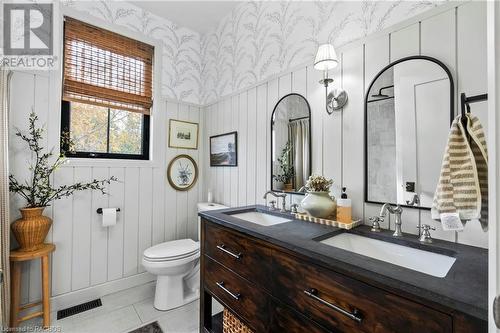 63 Regency Drive, Clifford, ON - Indoor Photo Showing Bathroom