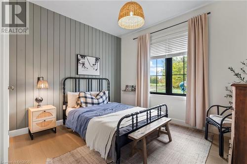 63 Regency Drive, Clifford, ON - Indoor Photo Showing Bedroom