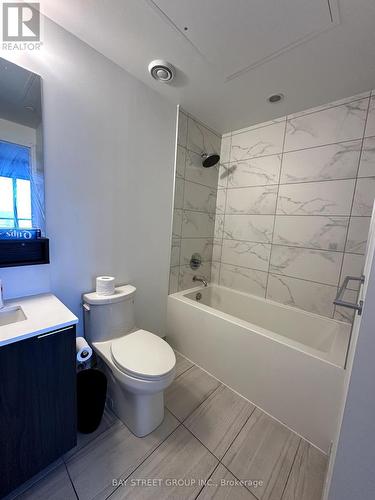 4702 - 898 Portage Parkway, Vaughan, ON - Indoor Photo Showing Bathroom