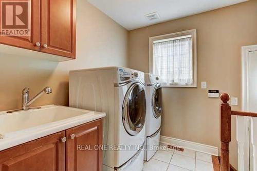 315 Flamingo Road, Vaughan, ON - Indoor Photo Showing Laundry Room