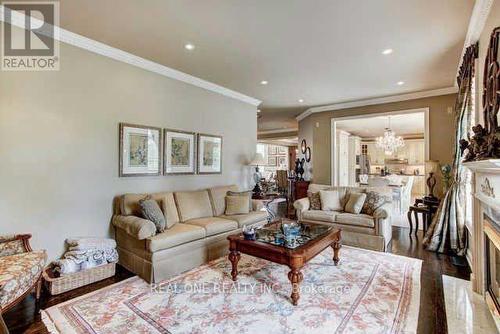 315 Flamingo Road, Vaughan, ON - Indoor Photo Showing Living Room