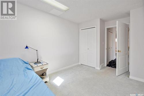 415 Braeside Bay, Saskatoon, SK - Indoor Photo Showing Bedroom