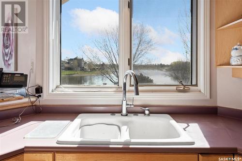 415 Braeside Bay, Saskatoon, SK - Indoor Photo Showing Kitchen With Double Sink